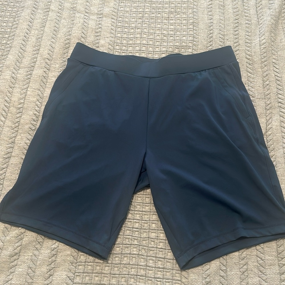 Men’s active performance shorts 9” inseam 32 degrees cool size XL Navy